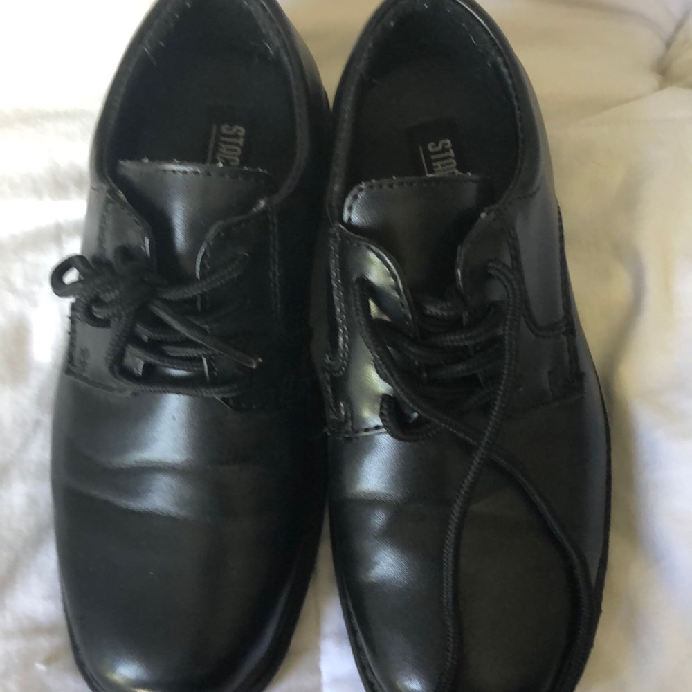 Dress shoes